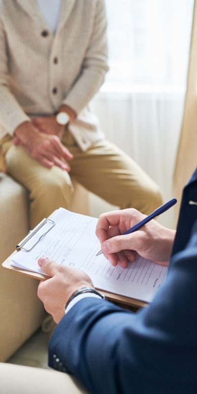 psychiatrist-taking-notes.jpg
